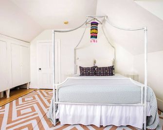 Cold Spring Village Maisonette with Pool - Cold Spring - Habitación