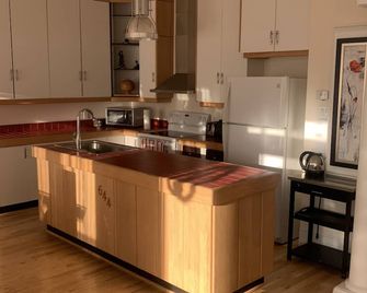 Between river and cliff - Québec City - Kitchen