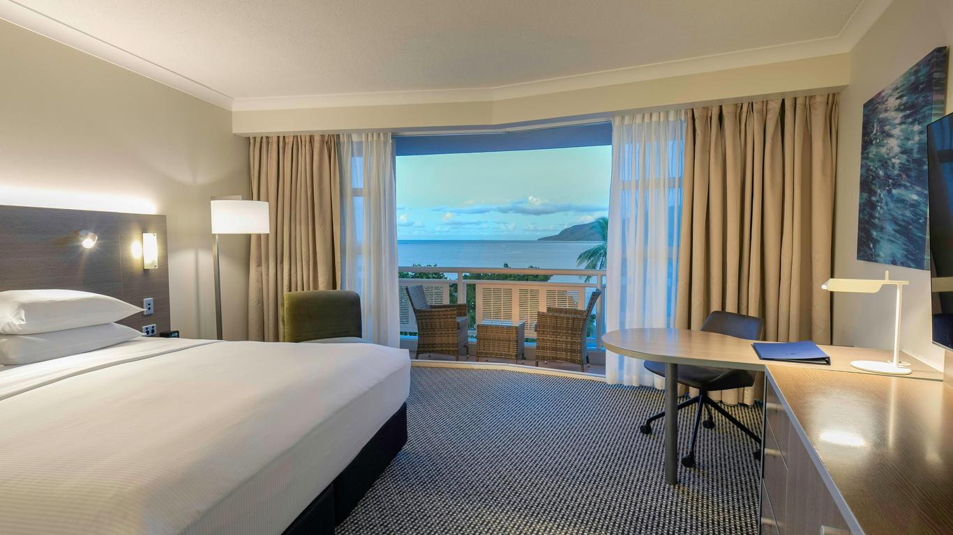 DoubleTree by Hilton Cairns