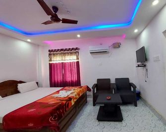 Swastik Resort - Mandarmani - Huiskamer