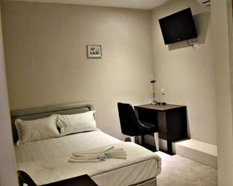 Lodge 37 - Ranau - Bedroom