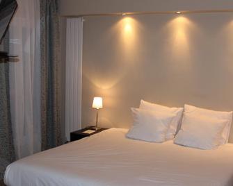 Hotel de France - Gare de l'Est - Paris - Bedroom