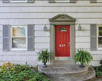 Water Street Retreat - Saugatuck