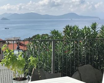 Bellavista Charming View On The Elba Island - Piombino - Balcón