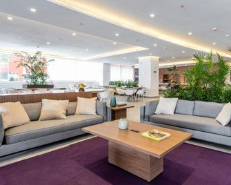 City Express Plus by Marriott San Luis Potosí - San Luis Potosí - Lounge