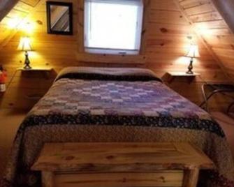 Mountain Shadows #5 Custom Built Log Cabins In the Black Hills Of South Dakota - Keystone - Camera da letto