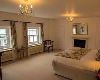 East Pallant Bed and Breakfast, Located in Large Georgian Townhouse in Central Chichester - Chichester