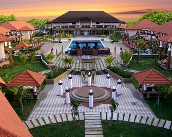 Tok Aman Bali Beach Resort - Kampong Tok Bali