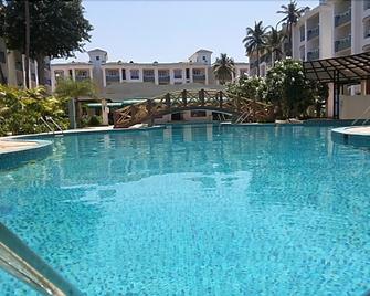 Excelsior Holiday Homes - Colva - Bazén