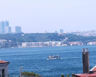 Frezya - Exclusively Woman - Istanbul - Dining room
