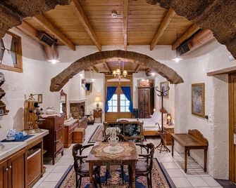 كوكوس روديان جيست هاوس - للبالغين فقط - مدينة رودس - غرفة طعام