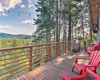 Alpine Retreat with Hot Tub and Mountain Views! - Cle Elum - Balkón