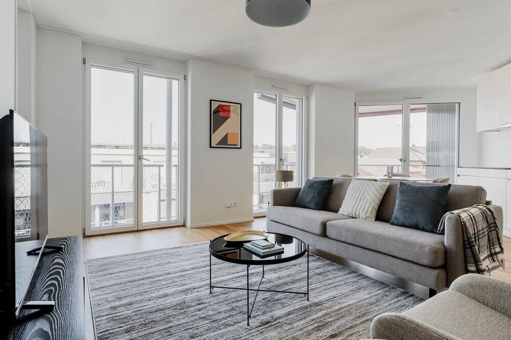 Blueground | Wiedikon, balcony, w/d & elevator - ציריך - סלון