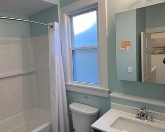 The Beach Peach - Downtown location with new charm! - Cape Charles