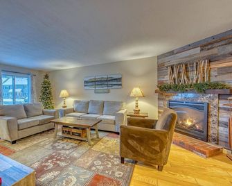 Beautiful Woodstock New Hampshire Condo - Woodstock - Living room