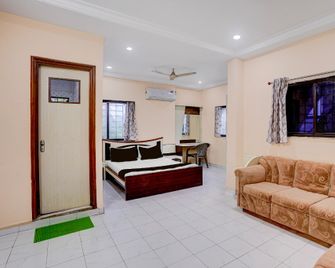 Spot On Hotel Silver Spoon - Dhule - Bedroom