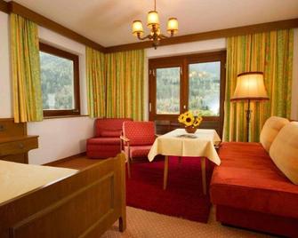 Hotel Garni Sonnblick - Bad Kleinkirchheim - Wohnzimmer