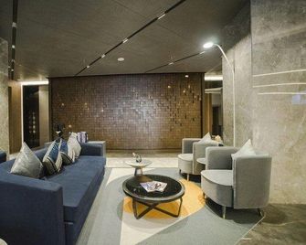 Home inn Aifei Hotel (Shanghai Xintiandi Lujiabang Road Metro Station) - Shanghai - Lounge