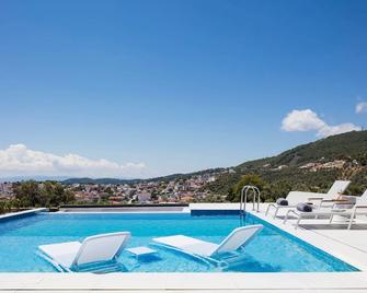 Amira - Skiathos - Pool