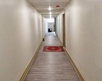 Shopping District Apt | Heart of Historic Downtown - Marietta - Pasillo