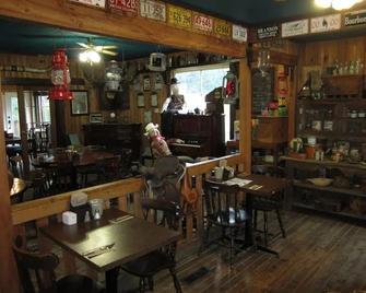 Old Towne Inne Chuckwagon Bar & Grill - North Bend - Bar