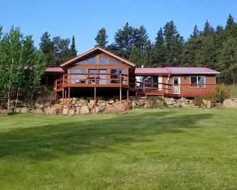 Room 3 at Wolf Creek Lodge, Montana - Wolf Creek - Edificio