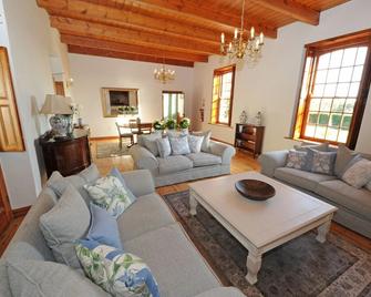 Andreas Country House - Wellington - Living room