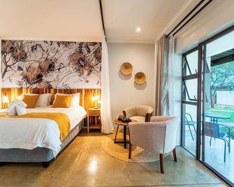 Kabakwe Guest Lodge - Victoria Falls - Bedroom