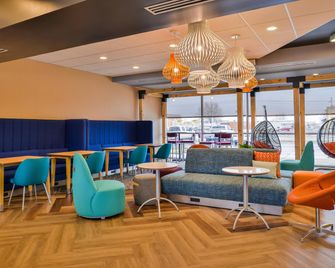 Tru by Hilton Stuttgart - Штутгарт - Лаунж