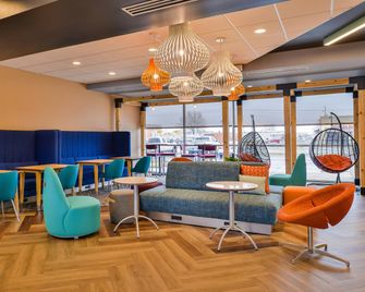 Tru by Hilton Stuttgart - Stuttgart - Lounge