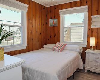 Comfy Beach Block Retreat w/ Balcony & Parking [1215-2] - Seaside Heights - Bedroom