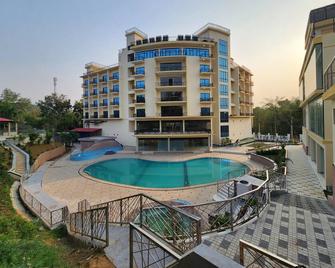 Paragon Hotel and Resort - Srimangal - Piscina