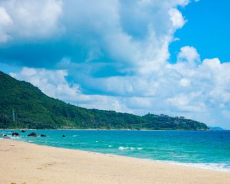 Holiday Inn Hainan Xiangshui Bay By IHG - Lingshui - Beach