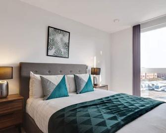 Beautiful 2 Bed Apartment in a Converted Mill - Leeds - Sypialnia
