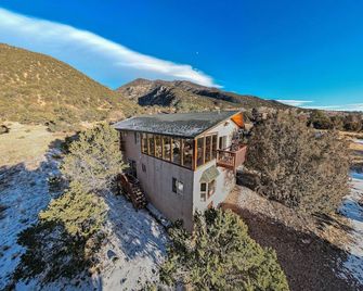 Tranquil Lighthouse: Incredible Valley Views - Westcliffe - Building