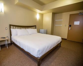Refresh Inn & Suites - Saskatoon