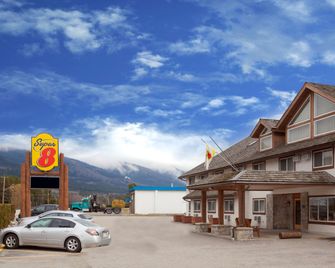 Super 8 by Wyndham Valemount - Valemount - Edificio