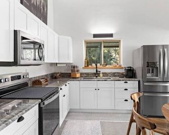 A Lucky Piece Retreat & Hunting Lodge - Kountze - Cocina