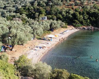 Aphroula's Studio - For 2 - 3 Persons In A Beautiful, Quiet Corner Of Greece - Milina - Beach
