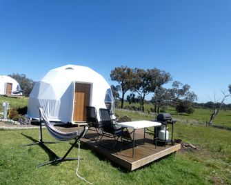 Dome Glamping Destination for a Weekend Getaway from Melbourne - Euroa - Terasa