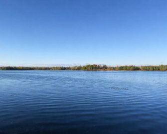 Luxury Lakeview Stay with Jacuzzi in Downtown Barrie - Barrie - Extérieur