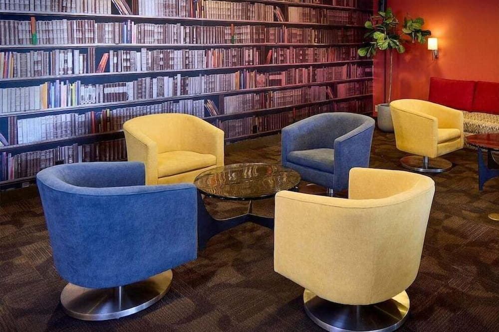 Livinn Hotel Cincinnati / Sharonville Convention Center - Sharonville - Lounge