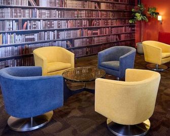 Livinn Hotel Cincinnati / Sharonville Convention Center - Sharonville - Lounge