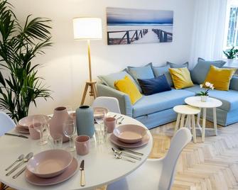 Cristine Apartment - Warszawa - Jadalnia