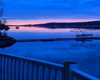 Lakefront Luxury:Your Perfect Finger Lakes Getaway! Come Create Lasting Memories - Geneseo
