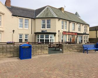 The Old Ship - Newbiggin-by-the-Sea - Building