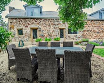 Newly relisted Coach House at Lisdillon Vineyard - Little Swanport - Patio