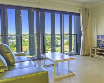 Stylish and generous 2 Bedroom apartment Windsor - Brisbane