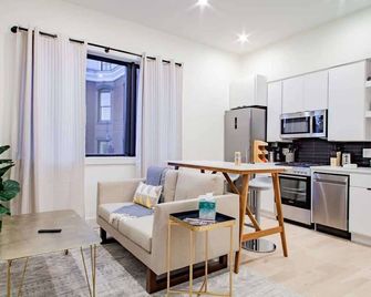 Eastern Market & Metro Accessible Modern Charm Walk Everywhere - Washington, D.C. - Kitchen