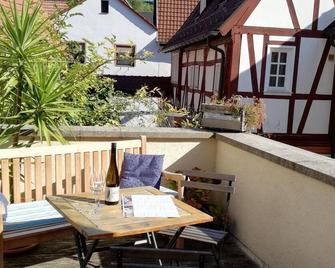 Doppelzimmer 1 - Gästehaus Erlenwein - Leinsweiler - Balkon
